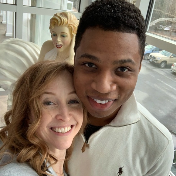 Meet your Posher, Amber - Picture 5 of 5